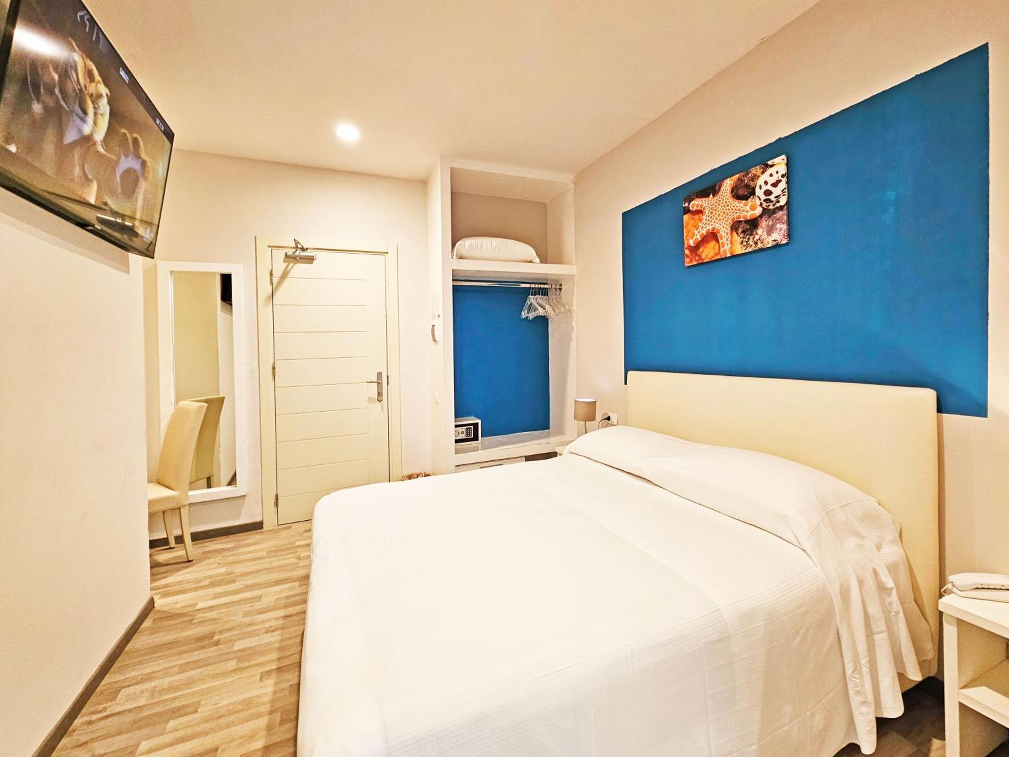 Hotel L'Approdo ปอร์โตอัซซูร์โร ภายนอก รูปภาพ