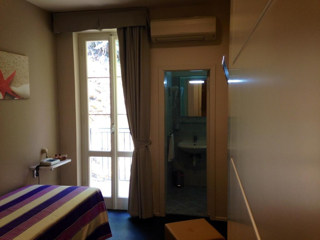 Hotel L'Approdo ปอร์โตอัซซูร์โร ภายนอก รูปภาพ